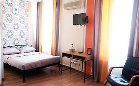 Uneed Hotel - готельні номери біля вокзалу